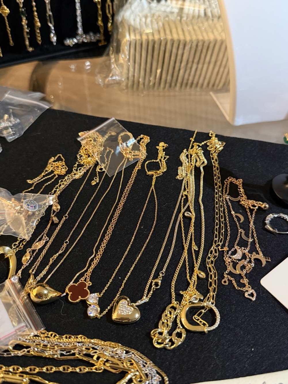 Mixed necklaces